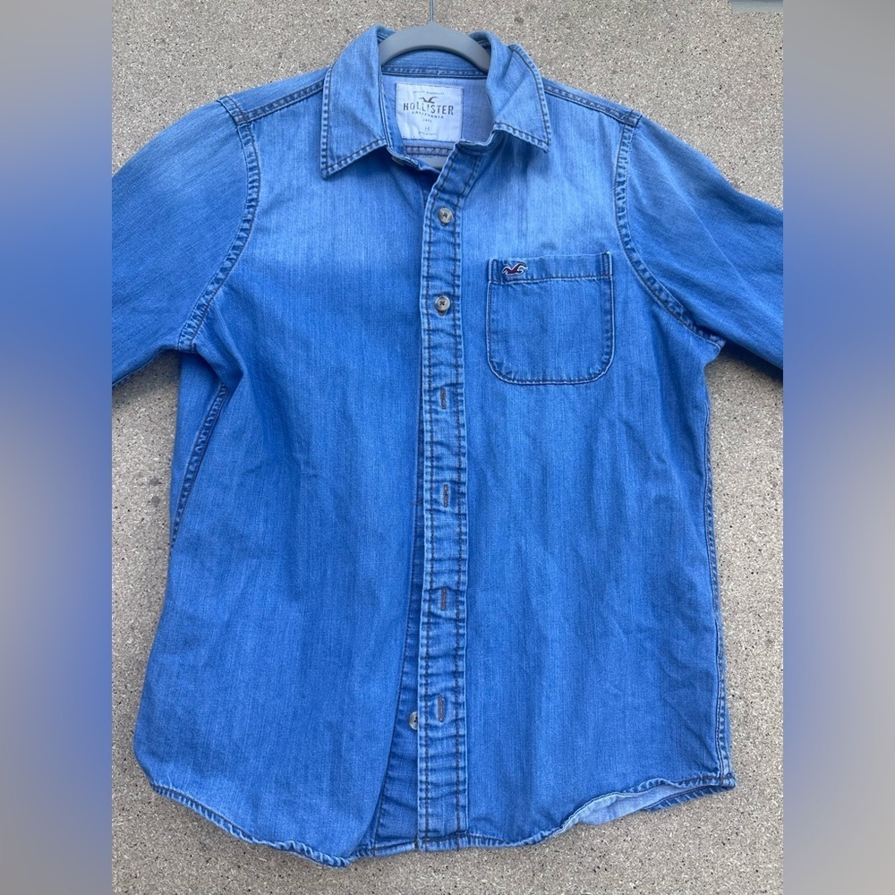 Hollister Blue Casual Button Down Shirt Light Wash Size Medium